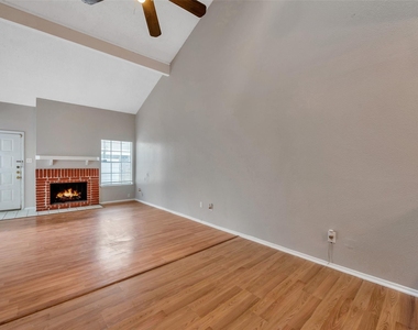 6345 Cattails Lane - Photo Thumbnail 8
