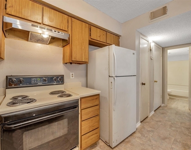 6345 Cattails Lane - Photo Thumbnail 12
