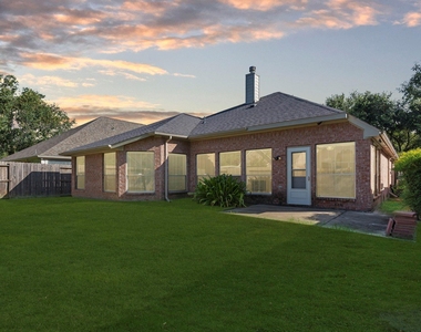 10415 Courtley Street - Photo Thumbnail 4