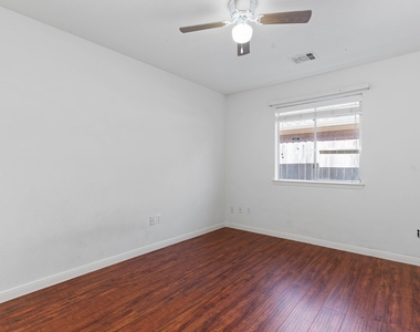 10415 Courtley Street - Photo Thumbnail 26