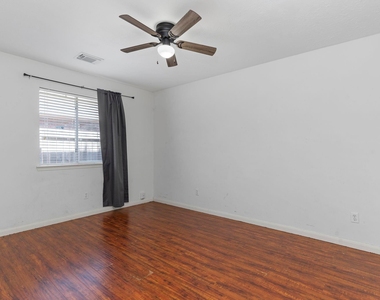 10415 Courtley Street - Photo Thumbnail 27