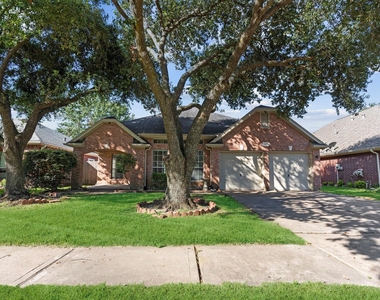 10415 Courtley Street - Photo Thumbnail 1