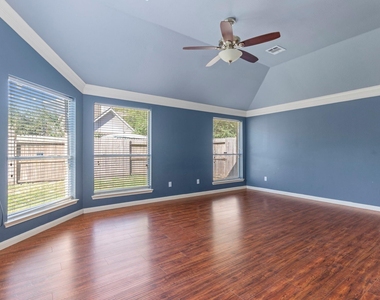 10415 Courtley Street - Photo Thumbnail 18