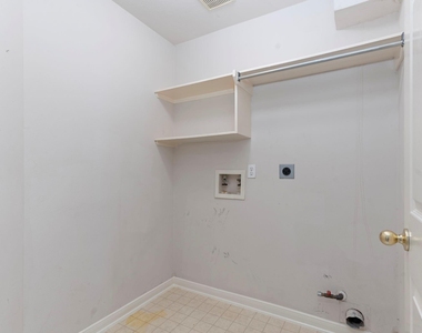 10415 Courtley Street - Photo Thumbnail 30