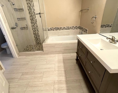 4122 Drake Street - Photo Thumbnail 2