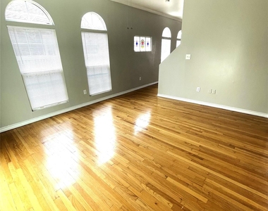 4122 Drake Street - Photo Thumbnail 5
