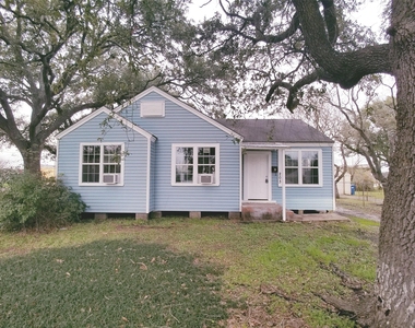 203 Beatrice Street - Photo Thumbnail 1