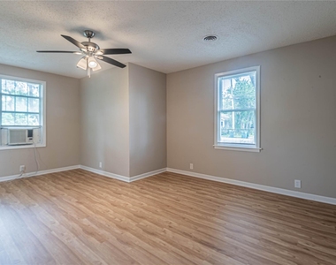 203 Beatrice Street - Photo Thumbnail 14