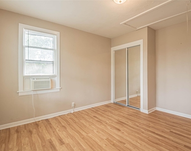 203 Beatrice Street - Photo Thumbnail 13