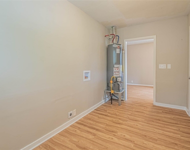 203 Beatrice Street - Photo Thumbnail 17