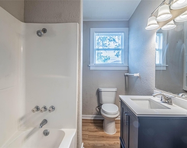 203 Beatrice Street - Photo Thumbnail 16