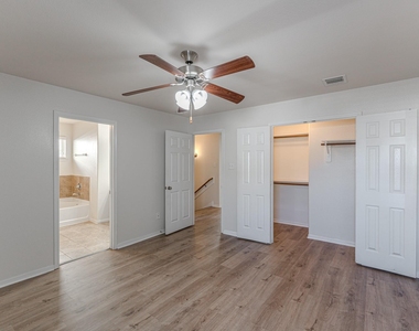 13527 Vista De Oro Street - Photo Thumbnail 13