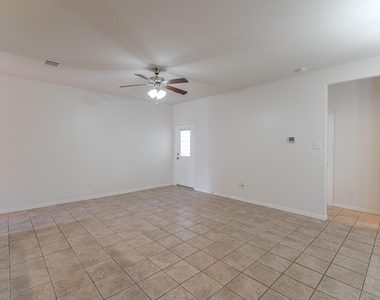 13527 Vista De Oro Street - Photo Thumbnail 9