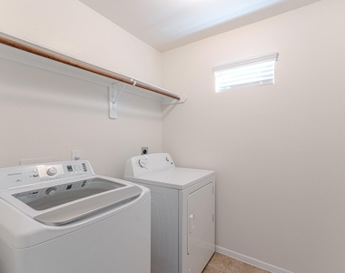 13527 Vista De Oro Street - Photo Thumbnail 23