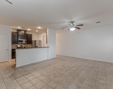 13527 Vista De Oro Street - Photo Thumbnail 10