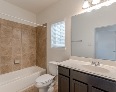 13527 Vista De Oro Street - Photo Thumbnail 16