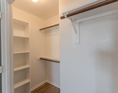 13527 Vista De Oro Street - Photo Thumbnail 21