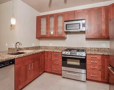 4009 Greeley Street - Photo Thumbnail 7
