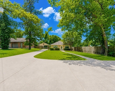 9550 Thousand Oaks Loop - Photo Thumbnail 3