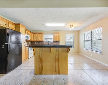 9550 Thousand Oaks Loop - Photo Thumbnail 9