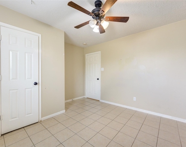 9550 Thousand Oaks Loop - Photo Thumbnail 26