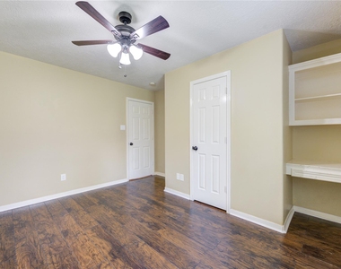 9550 Thousand Oaks Loop - Photo Thumbnail 28