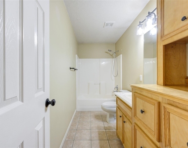 9550 Thousand Oaks Loop - Photo Thumbnail 17