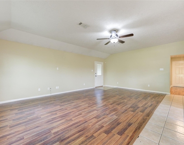 9550 Thousand Oaks Loop - Photo Thumbnail 7