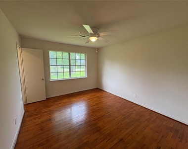 223 Belmont Street - Photo Thumbnail 8