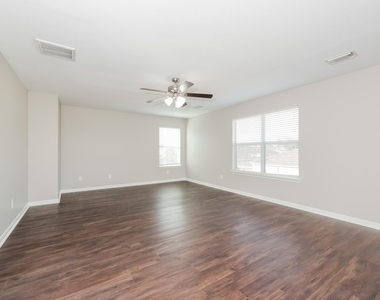 3330 Legends Mill Drive - Photo Thumbnail 11