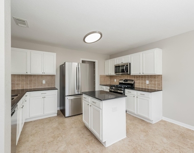 3330 Legends Mill Drive - Photo Thumbnail 8