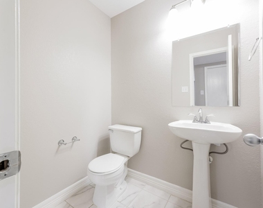 3330 Legends Mill Drive - Photo Thumbnail 15