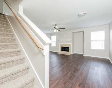 3330 Legends Mill Drive - Photo Thumbnail 3