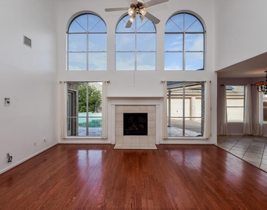 2719 Mossy Log Court - Photo Thumbnail 15