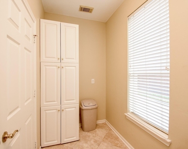 2719 Mossy Log Court - Photo Thumbnail 32