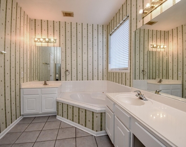 2719 Mossy Log Court - Photo Thumbnail 28