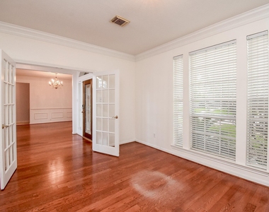 2719 Mossy Log Court - Photo Thumbnail 12
