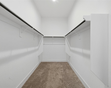 4512 Bartagrass Drive - Photo Thumbnail 20