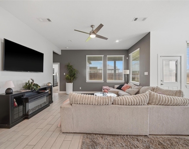 4512 Bartagrass Drive - Photo Thumbnail 7