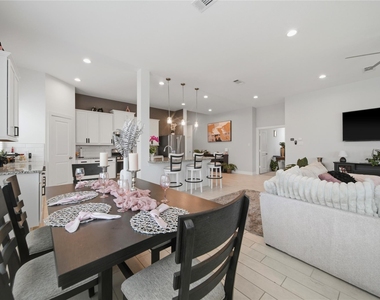 4512 Bartagrass Drive - Photo Thumbnail 6