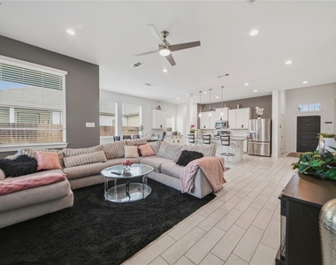 4512 Bartagrass Drive - Photo Thumbnail 9