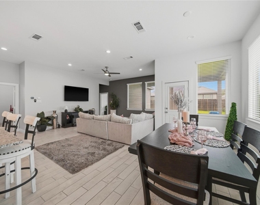 4512 Bartagrass Drive - Photo Thumbnail 10