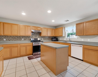 3934 Brook Garden Lane - Photo Thumbnail 9