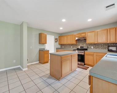 3934 Brook Garden Lane - Photo Thumbnail 10