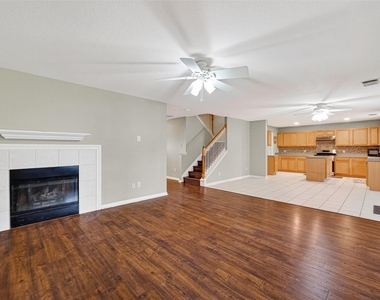 3934 Brook Garden Lane - Photo Thumbnail 7