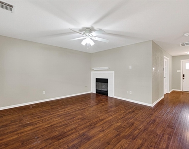 3934 Brook Garden Lane - Photo Thumbnail 4