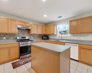 3934 Brook Garden Lane - Photo Thumbnail 11