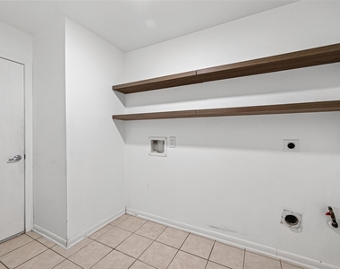 3934 Brook Garden Lane - Photo Thumbnail 14