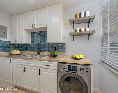 1029 Park Drive - Photo Thumbnail 2