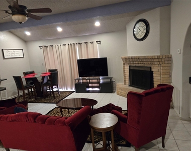 4111 Knoll Glen Drive - Photo Thumbnail 3
